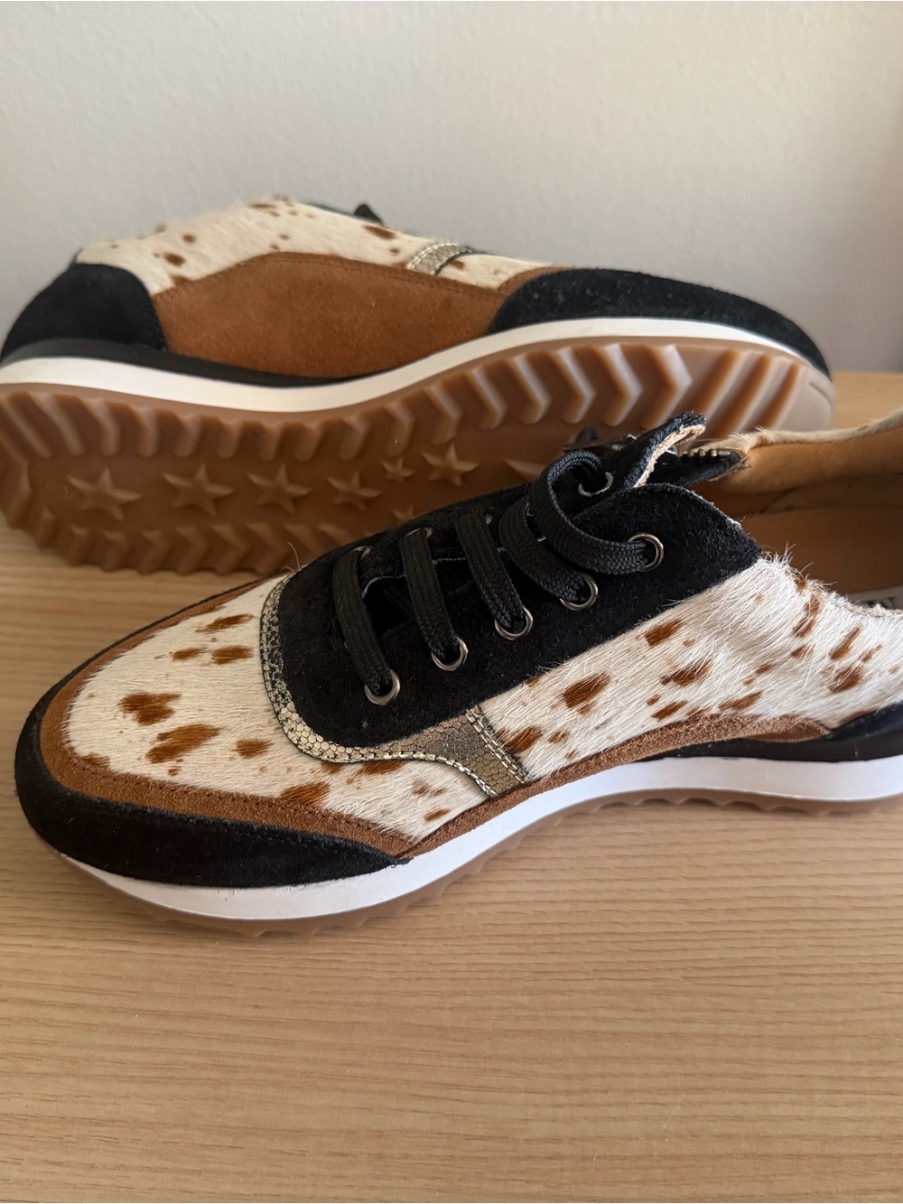 Myra Swift Cowhide Genuine Leather Sneakers Size 6 | Side Zip | NWOT - Picture 4 of 10